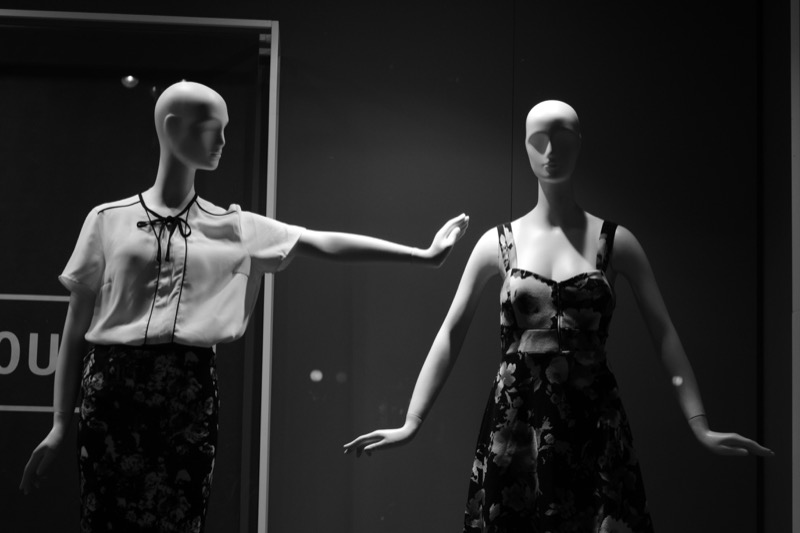 Erfenis Mogelijk Klokje Mogen modewinkels van medewerkers eisen dat ze kleding kopen? –  Prettybusiness